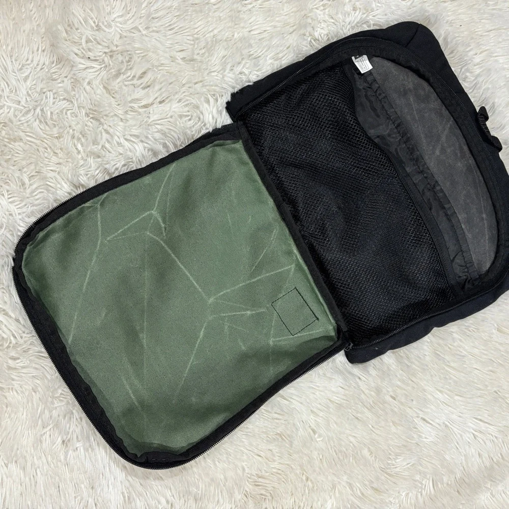 REI Hanging Toiletry Bag Hunter Green 13